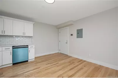 539 Front Street #1D, Hempstead, NY 11550 - Photo 4