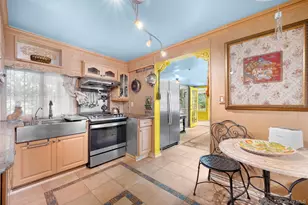 200 Myrtle Dr, Great Neck, NY 11021 - Photo 12