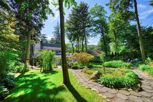 200 Myrtle Dr, Great Neck, NY 11021 - Photo 34