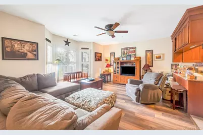 305 Okeefe Court, Oakdale, NY 11769 - Photo 4