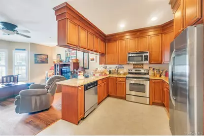 305 Okeefe Court, Oakdale, NY 11769 - Photo 12