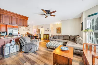 305 Okeefe Court, Oakdale, NY 11769 - Photo 6