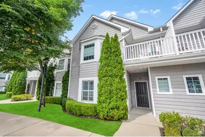 305 Okeefe Court, Oakdale, NY 11769 - Photo 2