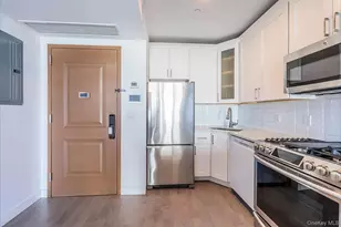 41-04 27th St, Long Island City, NY 11101 - Photo 4