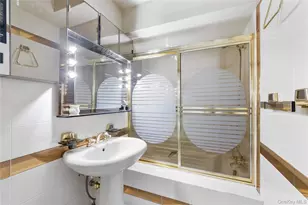 160-12 95th St, Howard Beach, NY 11414 - Photo 12