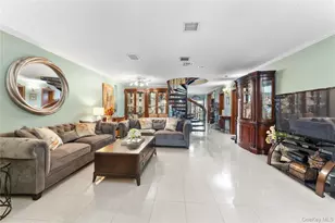 160-12 95th St, Howard Beach, NY 11414 - Photo 4