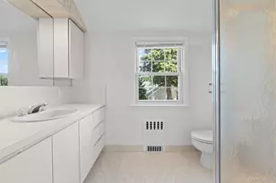 128 Charles St, East Williston, NY 11596 - Photo 14