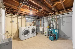 128 Charles St, East Williston, NY 11596 - Photo 16