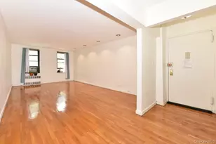 84-01 Main St, Briarwood, NY 11435 - Photo 4