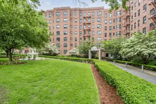 84-01 Main St, Briarwood, NY 11435 - Photo 14