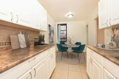 84-01 Main Street #221, Briarwood, NY 11435 - Photo 2