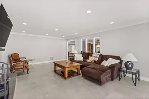 173 Tahlulah Ln, West Islip, NY 11795 - Photo 6