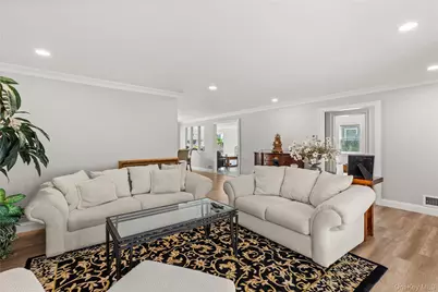 173 Tahlulah Lane, West Islip, NY 11795 - Photo 4