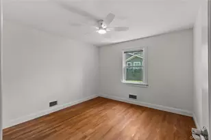 173 Tahlulah Ln, West Islip, NY 11795 - Photo 10