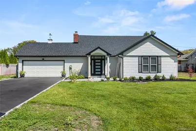 173 Tahlulah Lane, West Islip, NY 11795 - Photo 2