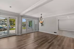 173 Tahlulah Ln, West Islip, NY 11795 - Photo 8