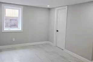 125 Burlington Ave, Deer Park, NY 11729 - Photo 32