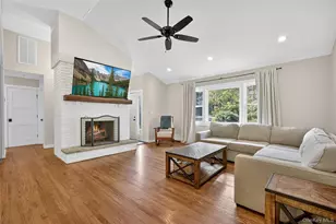 58 Cole Rd, Pleasant Valley, NY 12569 - Photo 4