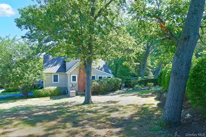 121 Van Buren Drive, Centerport, NY 11721 - Photo 2