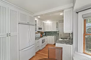 121 Van Buren Dr, Centerport, NY 11721 - Photo 14