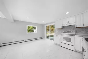 43 Chanel Dr E, Shirley, NY 11967 - Photo 16