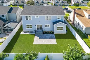 1890 Chester Dr, East Meadow, NY 11554 - Photo 14