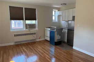 22 Mulford Pl, Hempstead, NY 11550 - Photo 2