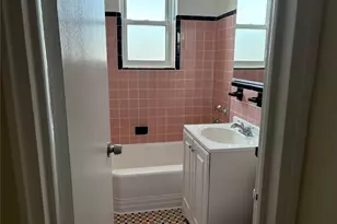 22 Mulford Pl, Hempstead, NY 11550 - Photo 4