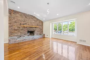 20 E 8th St, Deer Park, NY 11729 - Photo 4