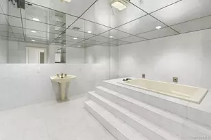 194-04 110th Rd, Saint Albans, NY 11412 - Photo 30