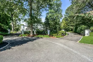 5 Carol Ln, Upper Brookville, NY 11545 - Photo 2