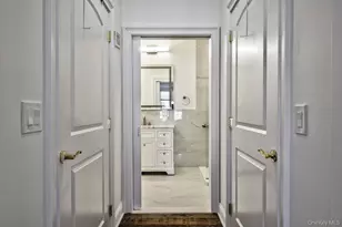 323 Roosevelt Way, Westbury, NY 11590 - Photo 14