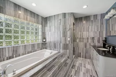 30 Lone Oak Path, Smithtown, NY 11787 - Photo 24