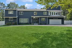 30 Lone Oak Path, Smithtown, NY 11787 - Photo 2