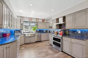 30 Lone Oak Path, Smithtown, NY 11787 - Photo 8