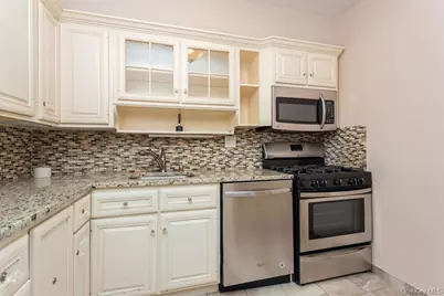 1101 Midland Avenue #403, Bronxville, NY 10708 - Photo 14