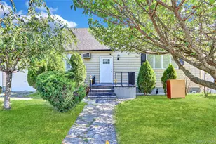 260 Cedar Ct, Copiague, NY 11726 - Photo 28