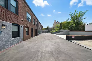 59-58 69th Pl, Maspeth, NY 11378 - Photo 28