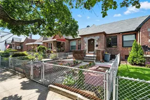 59-58 69th Pl, Maspeth, NY 11378 - Photo 2