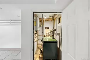 59-58 69th Pl, Maspeth, NY 11378 - Photo 22