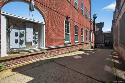 22 Cottage Street, Middletown, NY 10940 - Photo 4