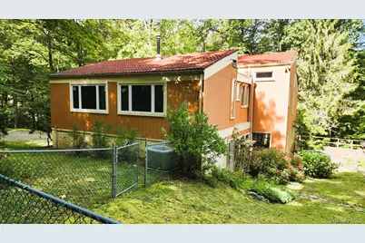 402 Hortontown Road, Hopewell Junction, NY 12533 - Photo 4