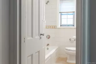 7 Chateaux Cir, Scarsdale, NY 10583 - Photo 18