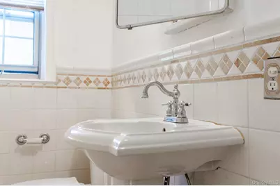 7 Chateaux Circle #7E, Scarsdale, NY 10583 - Photo 20