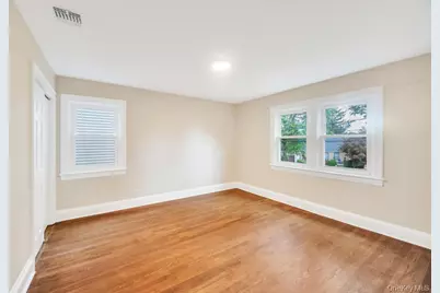 103 Calla Avenue, Floral Park, NY 11001 - Photo 28