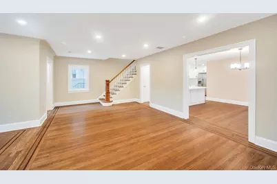 103 Calla Avenue, Floral Park, NY 11001 - Photo 8