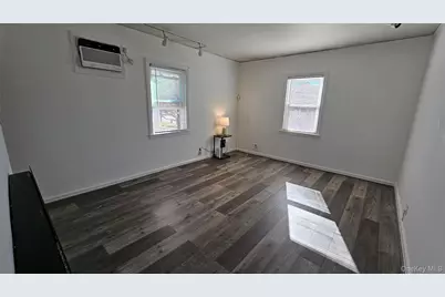 956 Hillside Boulevard, New Hyde Park, NY 11040 - Photo 6