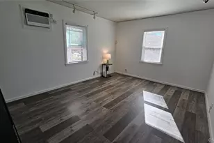 956 Hillside Blvd, New Hyde Park, NY 11040 - Photo 6