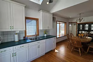 956 Hillside Blvd, New Hyde Park, NY 11040 - Photo 4