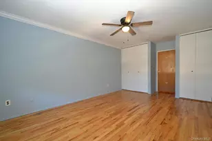 11 Glen Hollow Dr, Holtsville, NY 11742 - Photo 10